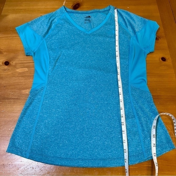 The North Face Athletic T-shirt - Picture 4 of 6